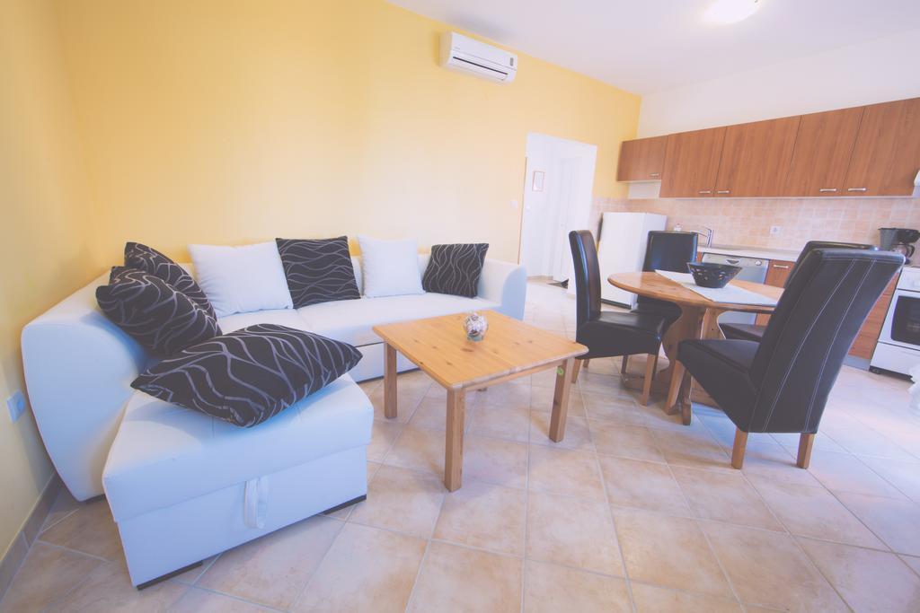 Apartments Meri Liznjan Room photo