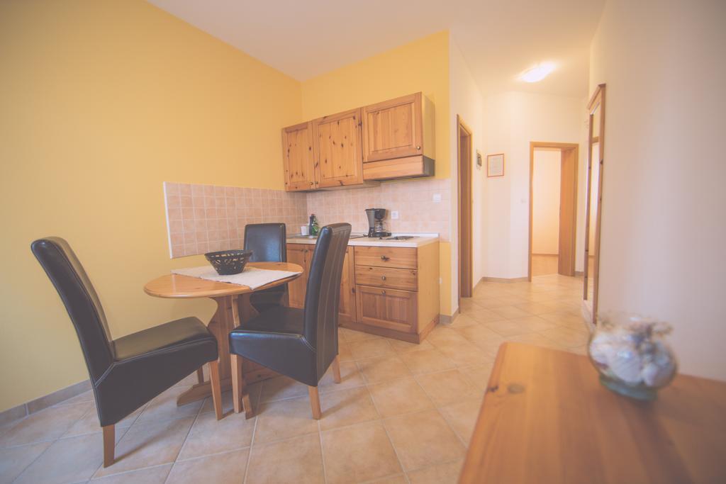 Apartments Meri Liznjan Room photo