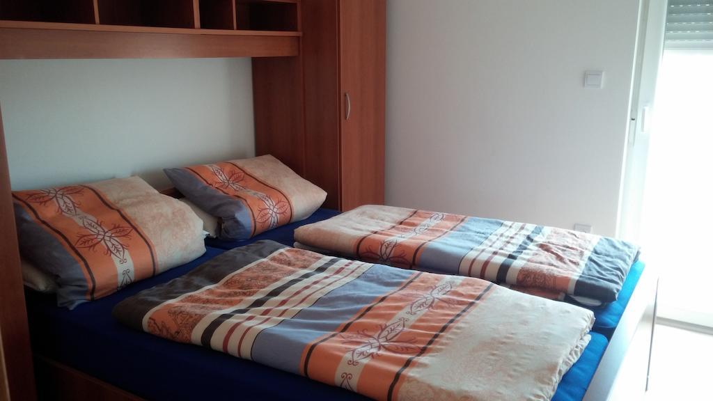 Apartments Meri Liznjan Room photo